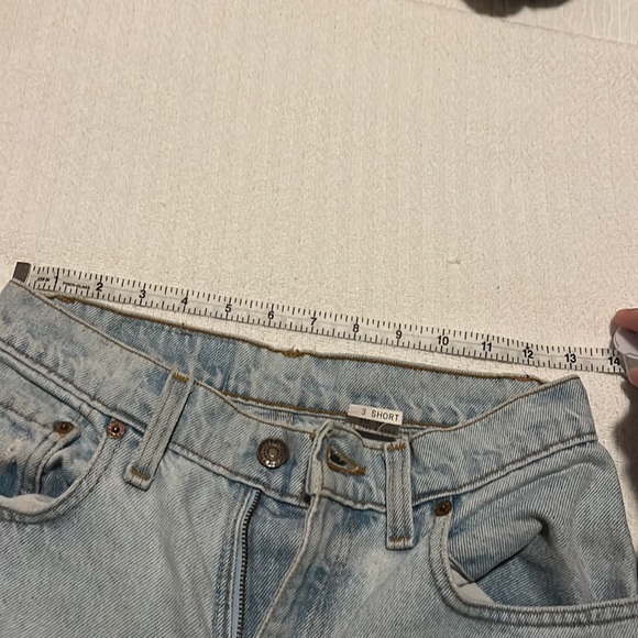 Levi's 550 High Rise Light Wash Vintage Denim Mom Jeans - Picture 6 of 8